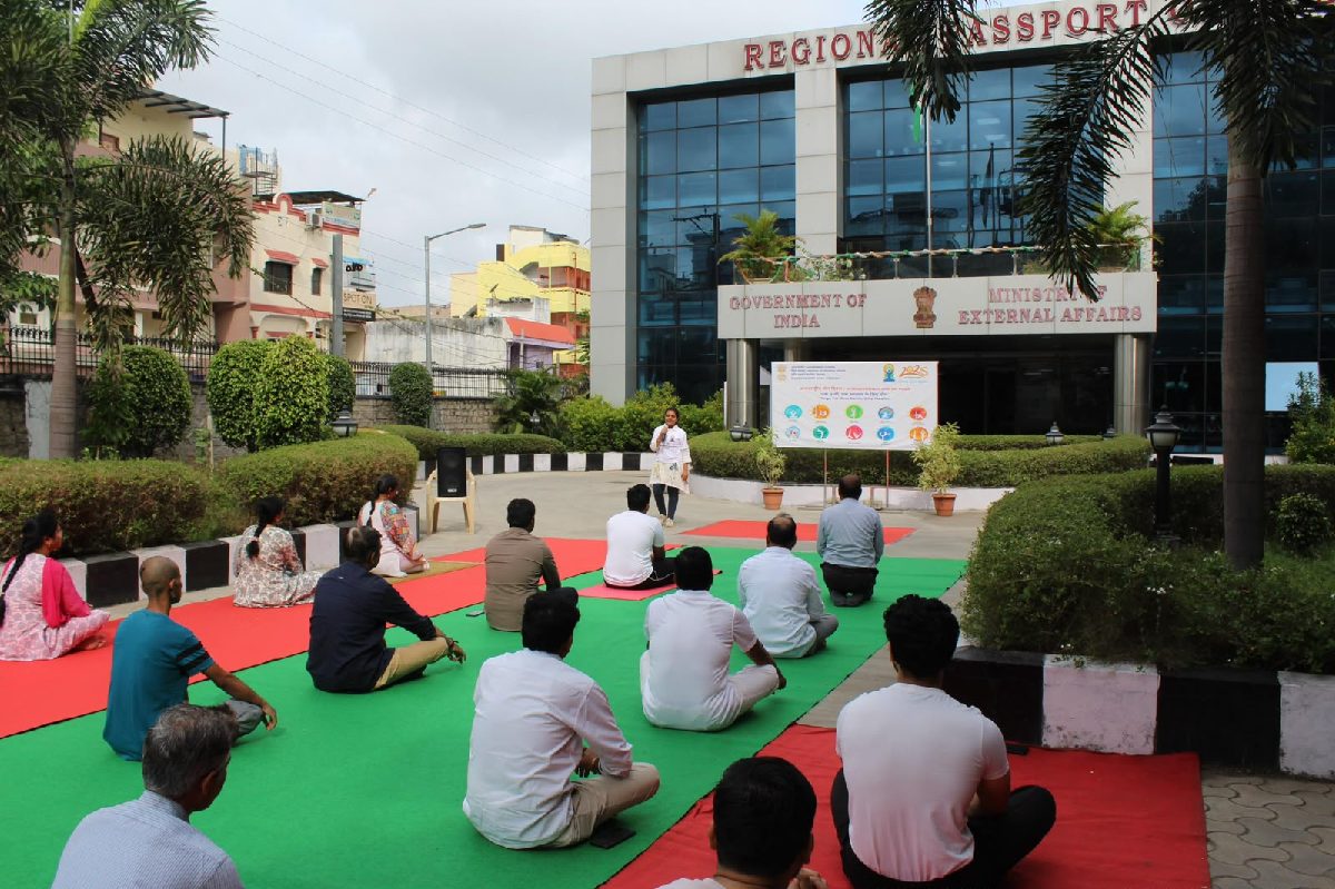 Dr Aastha Agarwal yoga teacher