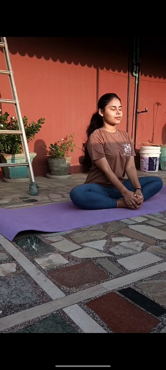 Bhini, Yoga Teacher