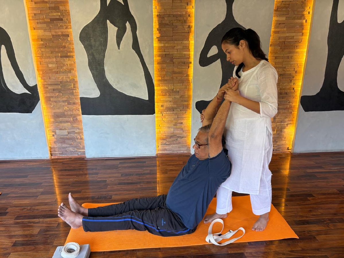 Anshika AMOLi, Yoga Teacher