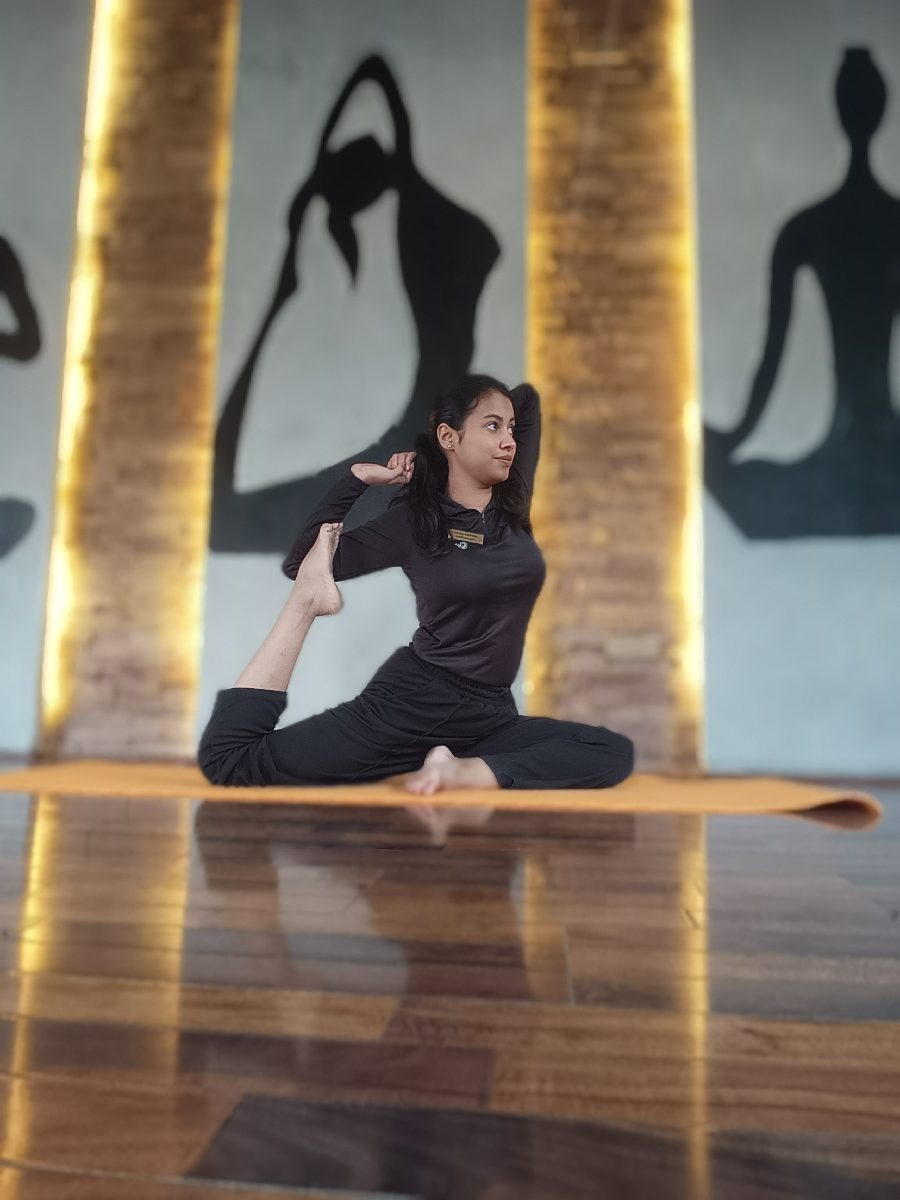 Anshika AMOLi, Yoga Teacher