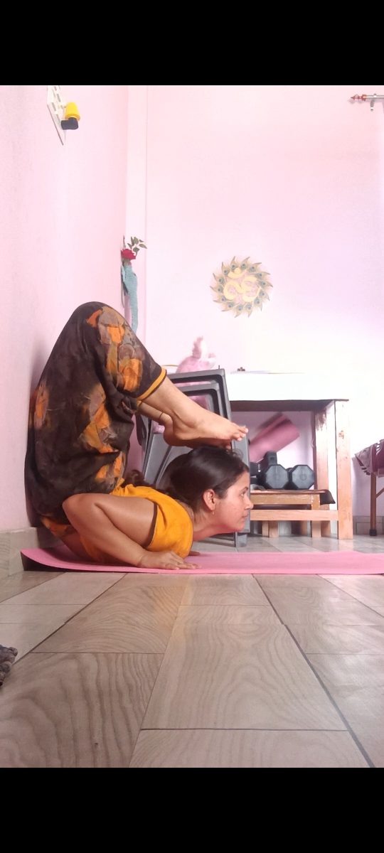 Ritika Singh yoga teacher